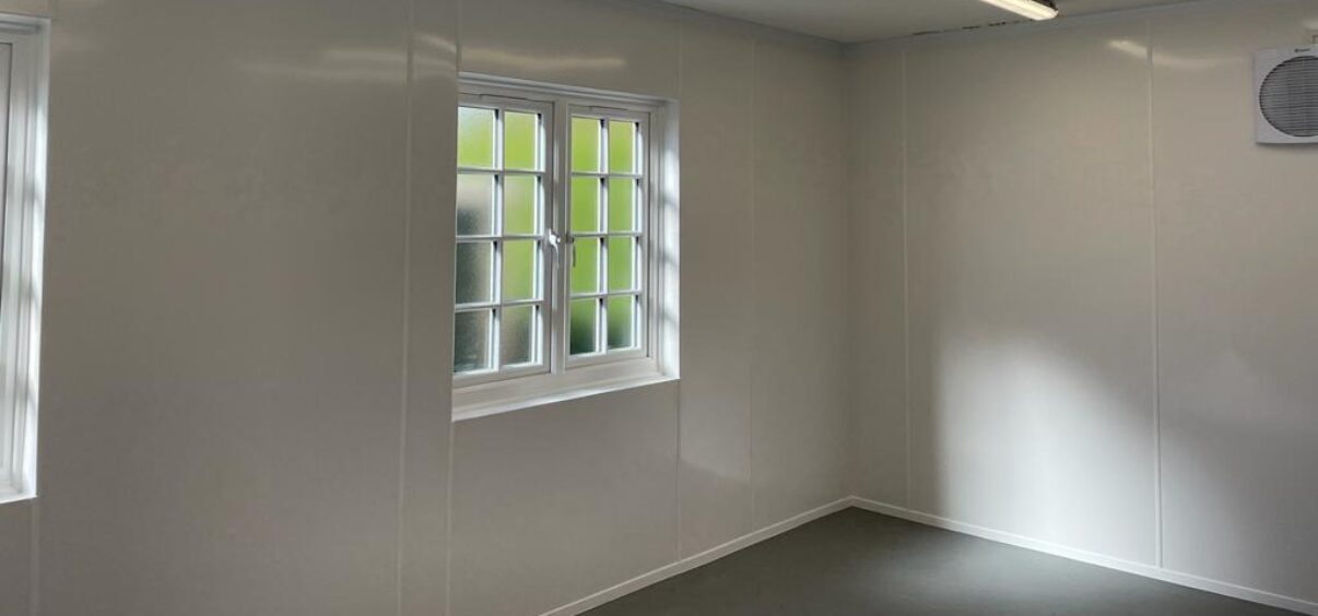 Altro whiterock Hygiene cladding